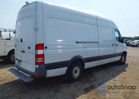 2015 Mercedes-Benz Sprinter 2500 High Roof из США, поврежденный, VIN WD3PE8DB6FP127517